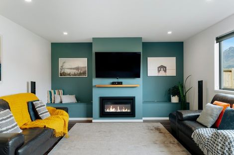 Photo of property in 20 Fallow Street, Jacks Point, 9371