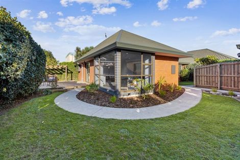 Photo of property in 2/11 Gatonby Place, Avonhead, Christchurch, 8042