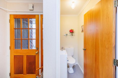 Photo of property in 1 Wincanton Place, Awapuni, Palmerston North, 4412