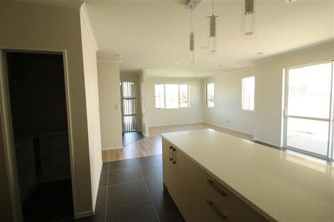 Photo of property in 23 Erceg Way, Rosehill, Papakura, 2113