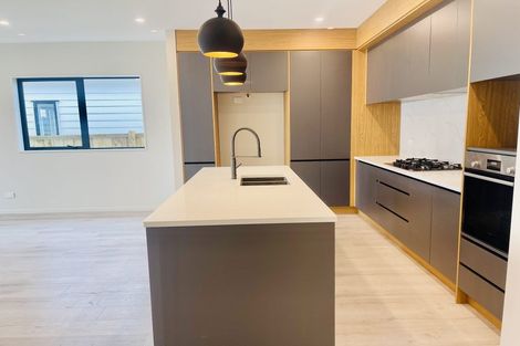 Photo of property in 19 Cronshaw Road, Karaka, 2113