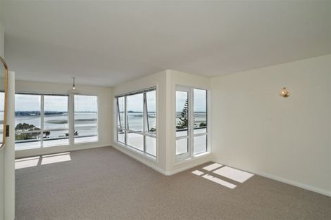 Photo of property in 15 Tama Terrace, Mount Pleasant, Christchurch, 8081