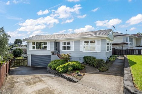 Photo of property in 7 Beechdale Crescent, Pakuranga Heights, Auckland, 2010