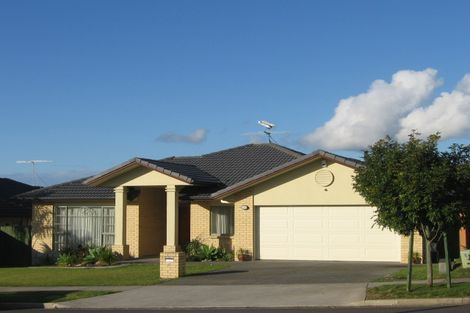 Photo of property in 6 Craigavon Drive, East Tamaki, Auckland, 2013
