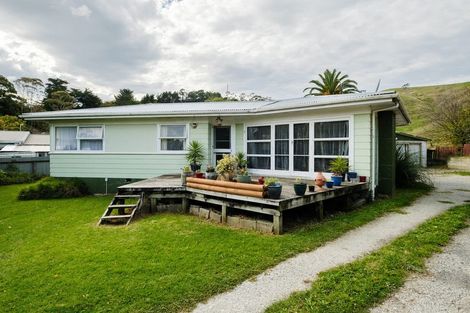 Photo of property in 63 Lyell Road, Outer Kaiti, Gisborne, 4010