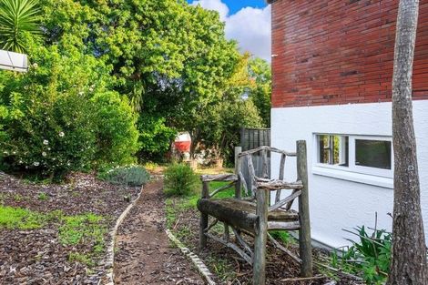 Photo of property in 2/20 Pemberton Avenue, Bayview, Auckland, 0629