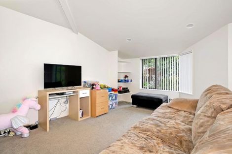 Photo of property in 38a Harbour View Road, Point Chevalier, Auckland, 1022