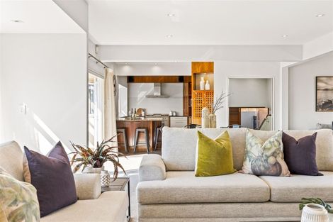 Photo of property in 30 Churchill Road, Murrays Bay, Auckland, 0630