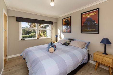 Photo of property in 34 Kaitawa Crescent, Paraparaumu, 5032