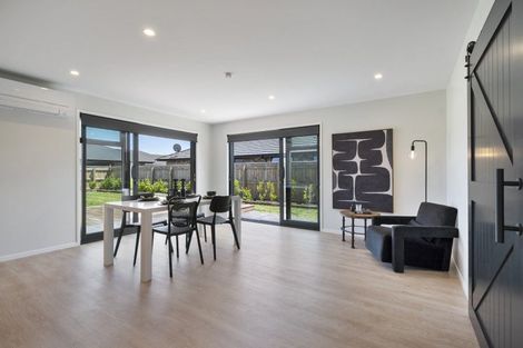 Photo of property in 17 Echo Place, Maewa, 4702