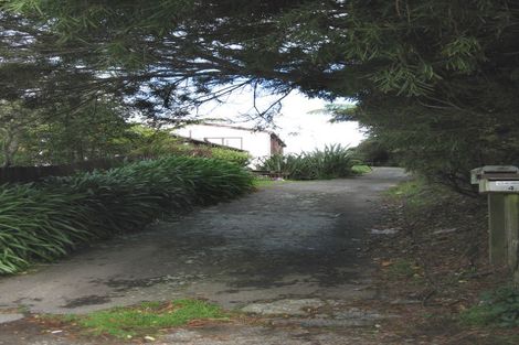 Photo of property in 4a Blandford Way, Newlands, Wellington, 6037