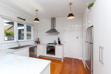 Photo of property in 211 Powderham Street, New Plymouth, 4310