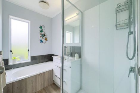 Photo of property in 1 Ohinemuri Place, Paeroa, 3600