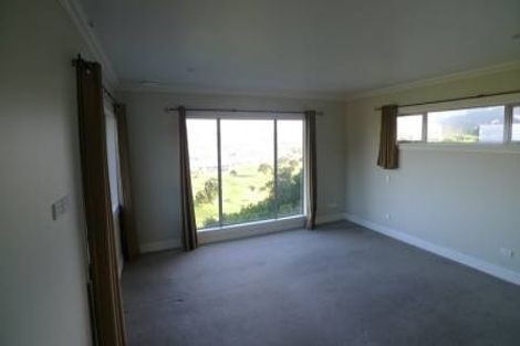 Photo of property in 15 Bunker Way, Strathmore Park, Wellington, 6022