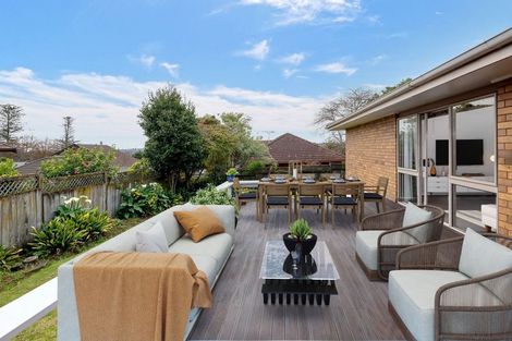 Photo of property in 8 Crescent Hills Court, Northpark, Auckland, 2013