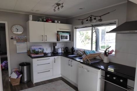 Photo of property in 8 Elizabeth Drive, West Harbour, Auckland, 0618