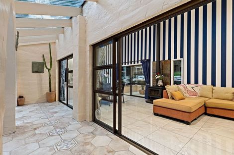 Photo of property in 719 Scenic Drive, Henderson Valley, Auckland, 0612