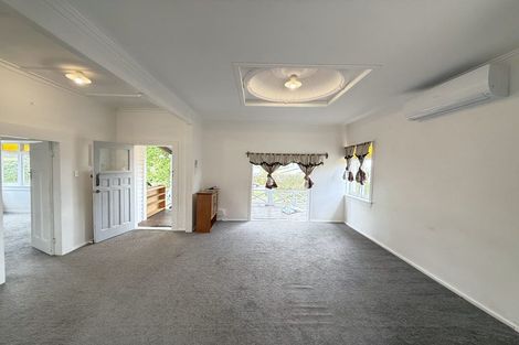 Photo of property in 11 Clayburn Road, Glen Eden, Auckland, 0602