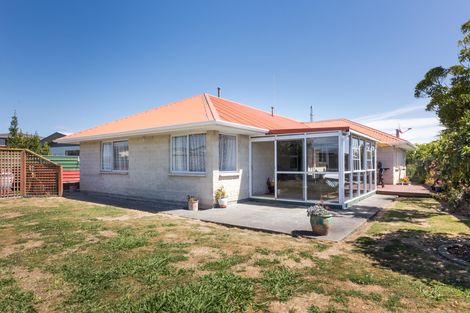 Photo of property in 21 Colonial Place, Kelvin Grove, Palmerston North, 4414
