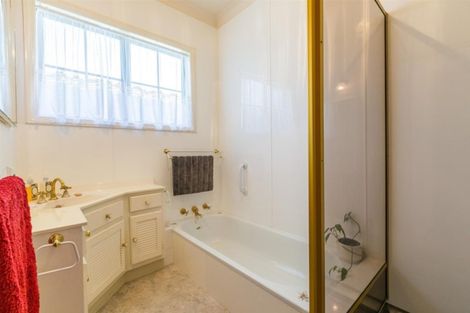 Photo of property in 5 Plassey Street, Havelock North, 4130