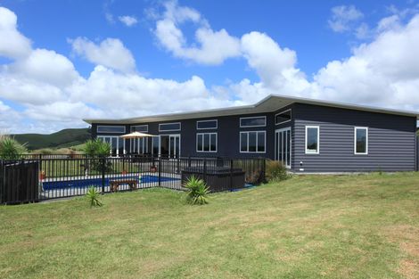Photo of property in 56 Te Ahiawa Road, Raglan, 3297