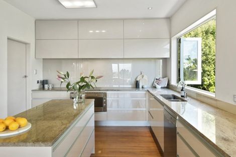 Photo of property in 50 Dyers Pass Road, Cashmere, Christchurch, 8022