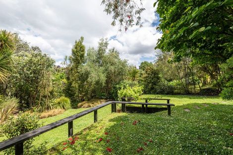 Photo of property in 40 Peter Terrace, Castor Bay, Auckland, 0620