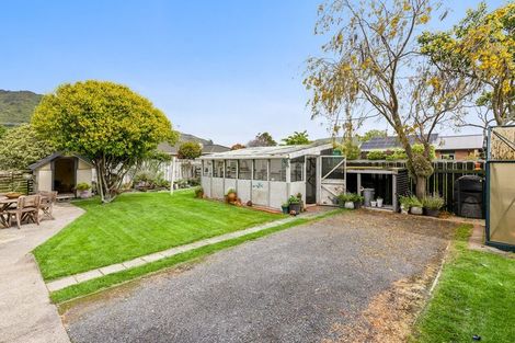 Photo of property in 4 Sylvan Avenue, Waikanae, 5036