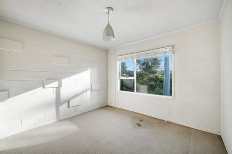 Photo of property in 2/17 Emirau Place, Glenfield, Auckland, 0629