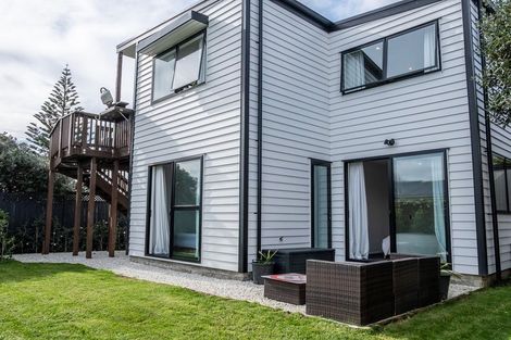 Photo of property in 1/90 Gloria Avenue, Te Atatu Peninsula, Auckland, 0610