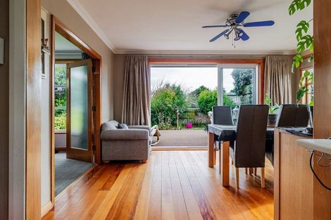Photo of property in 27 Sheffield Street, Awapuni, Palmerston North, 4412