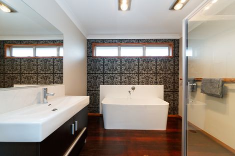 Photo of property in 10 Wood Street, Takaro, Palmerston North, 4410