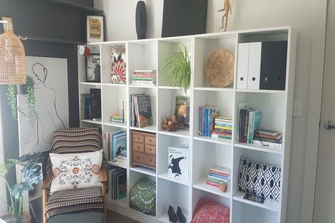 Photo of property in 15 Pukatea Street, Eastbourne, Lower Hutt, 5013