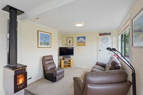 Photo of property in 3 Toi Street, Otaki Beach, Otaki, 5512