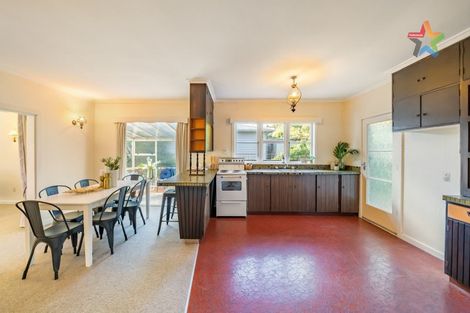 Photo of property in 224 Eastern Hutt Road, Stokes Valley, Lower Hutt, 5019