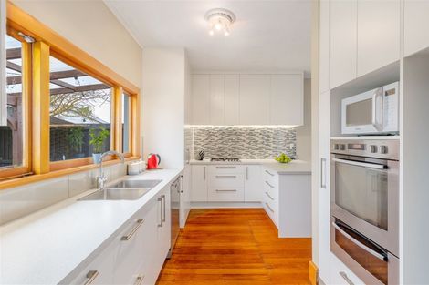 Photo of property in 44 Stapletons Road, Richmond, Christchurch, 8013