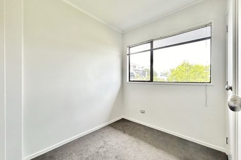 Photo of property in 4b Kathy Terrace, Stanmore Bay, Whangaparaoa, 0932