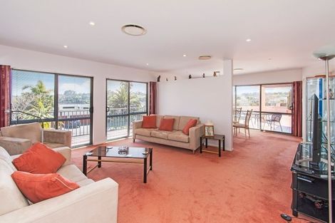 Photo of property in 9 Lamia Place, The Gardens, Auckland, 2105