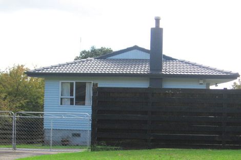 Photo of property in 17 Brunner Road, Glen Eden, Auckland, 0602