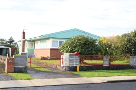 Photo of property in 7 Hallberry Road, Mangere East, Auckland, 2024