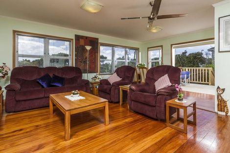 Photo of property in 24 Howard Road, Northcote, Auckland, 0627