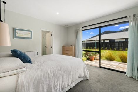 Photo of property in 15 Edna Lane, Lake Hawea, Wanaka, 9382