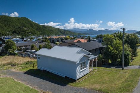 Photo of property in 271 Waikawa Road, Waikawa, Picton, 7220