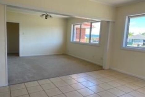 Photo of property in 185 Te Atatu Road, Te Atatu South, Auckland, 0610