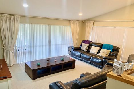 Photo of property in 31 Rifleman Rise, Unsworth Heights, Auckland, 0632