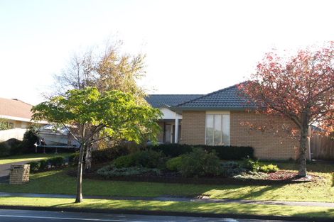 Photo of property in 130 Golfland Drive, Golflands, Auckland, 2013