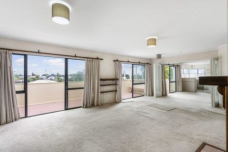 Photo of property in 17 Charlotte Street, Stanmore Bay, Whangaparaoa, 0932
