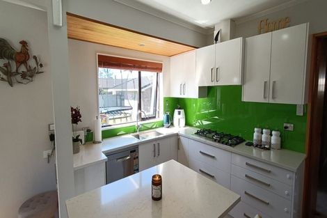 Photo of property in 58 Carnoustie Drive, Wattle Downs, Auckland, 2103