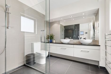 Photo of property in 33 Double Cone Road, Jacks Point, Queenstown, 9371