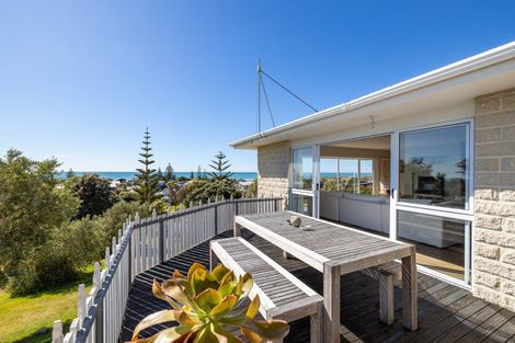 Photo of property in 19 Palm Parade, Riversdale Beach, Masterton, 5872